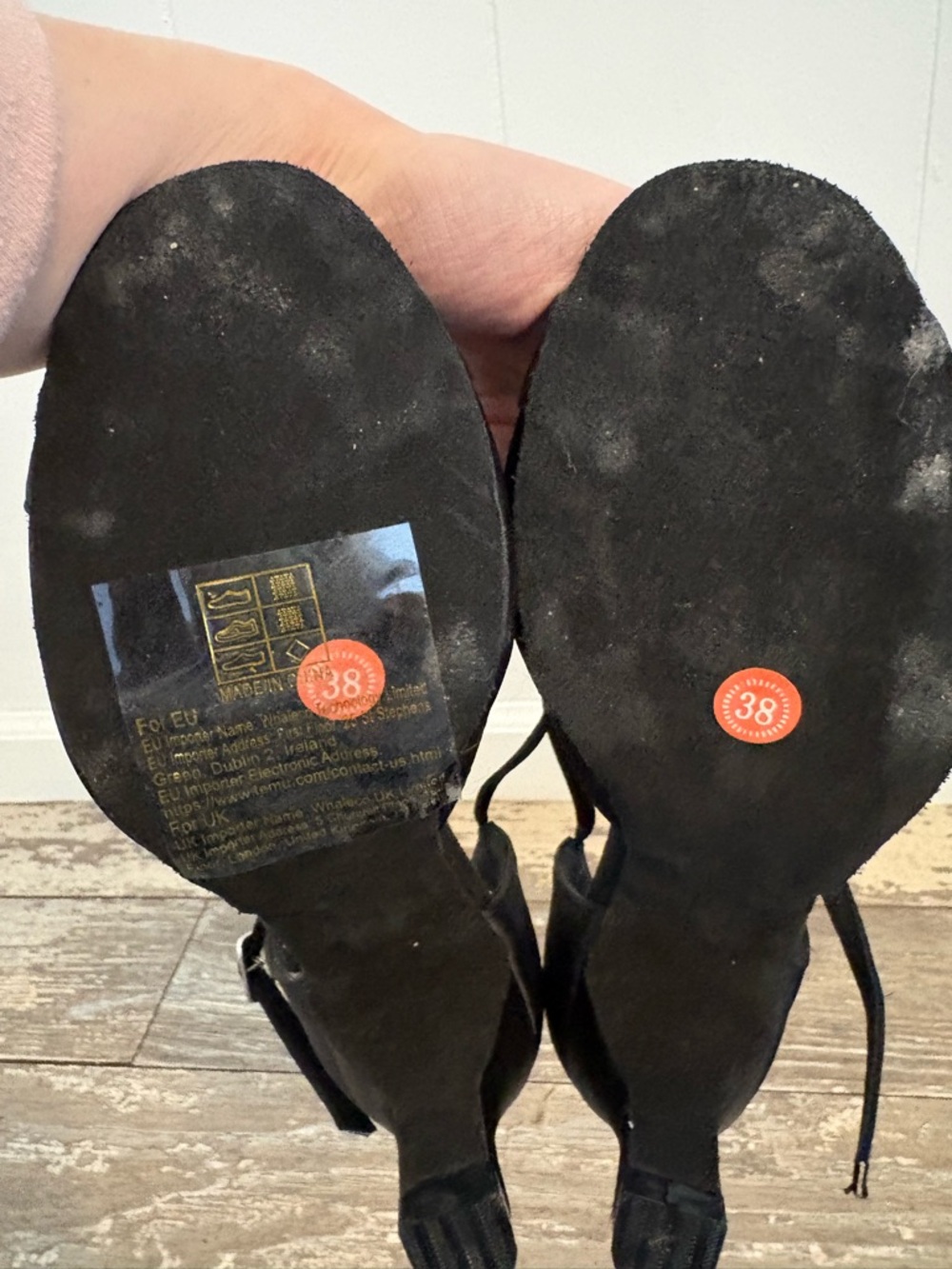 Black T-Strap Low Heel Sandals for Women - Picture 3 of 3